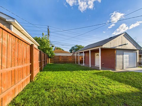 Tiny photo for 2719 W 94th Street, Evergreen Park, IL 60805 (MLS # 12459432)