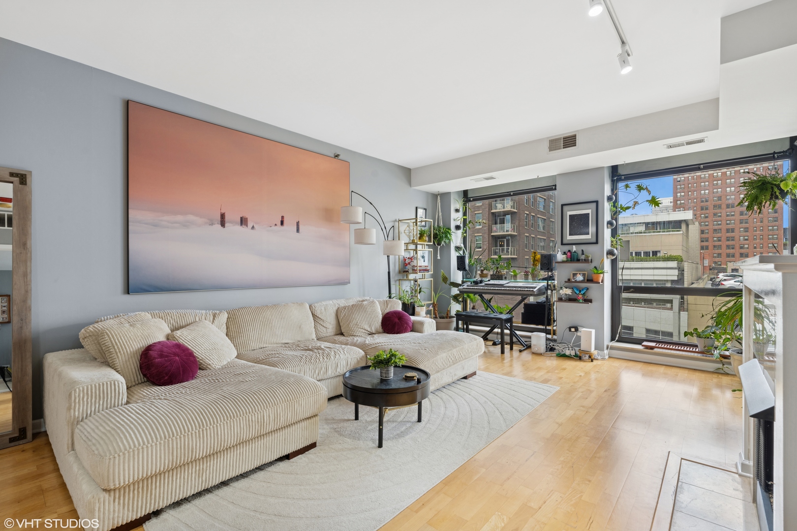 1212 N Wells Street 402
