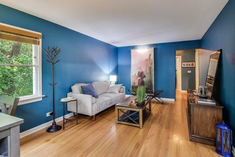 Tiny photo for 235 Richmond Street, Evanston, IL 60202 (MLS # 12484475)