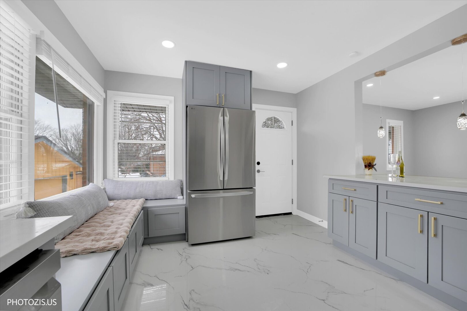 2N356 Prairie Avenue