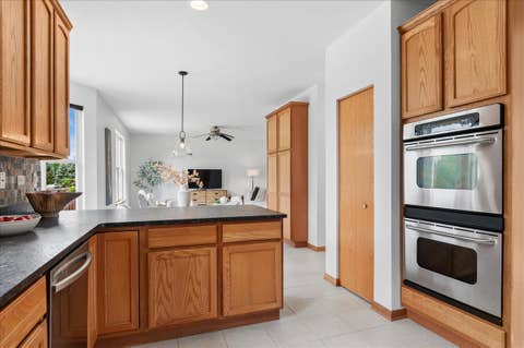 Tiny photo for 2812 Plante Road, North Aurora, IL 60542 (MLS # 12738046)