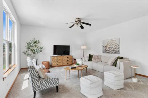 Tiny photo for 2812 Plante Road, North Aurora, IL 60542 (MLS # 12738046)
