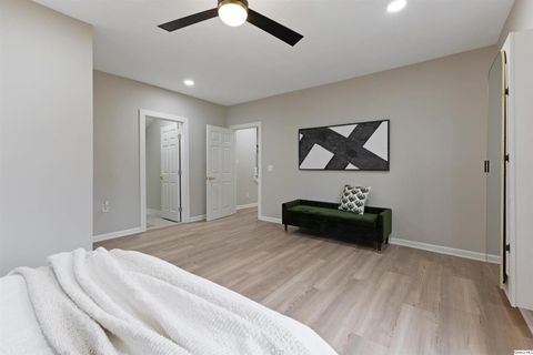 Tiny photo for 6603-6605 Gardner Expressway Expy, Quincy, IL 62305 (MLS # 12506650)