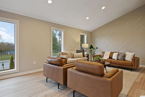 Tiny photo for 6603-6605 Gardner Expressway Expy, Quincy, IL 62305 (MLS # 12506650)