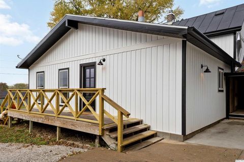 Tiny photo for 6603-6605 Gardner Expressway Expy, Quincy, IL 62305 (MLS # 12506650)