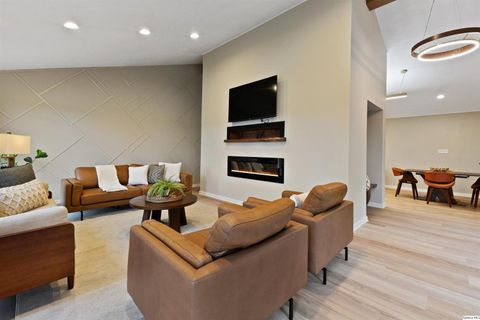 Tiny photo for 6603-6605 Gardner Expressway Expy, Quincy, IL 62305 (MLS # 12506650)