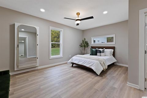 Tiny photo for 6603-6605 Gardner Expressway Expy, Quincy, IL 62305 (MLS # 12506650)