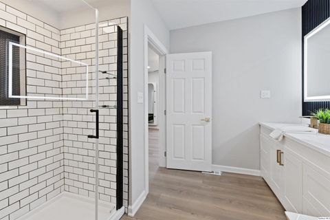 Tiny photo for 6603-6605 Gardner Expressway Expy, Quincy, IL 62305 (MLS # 12506650)