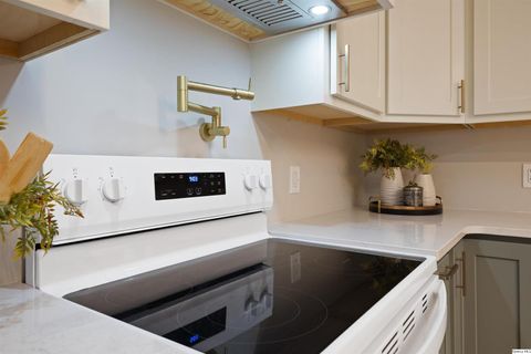 Tiny photo for 6603-6605 Gardner Expressway Expy, Quincy, IL 62305 (MLS # 12506650)