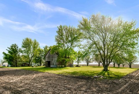 Tiny photo for 30474 E 325 North Road, Leroy, IL 61752 (MLS # 12609212)
