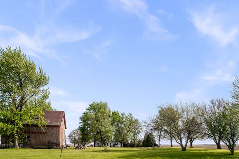 Tiny photo for 30474 E 325 North Road, Leroy, IL 61752 (MLS # 12609212)
