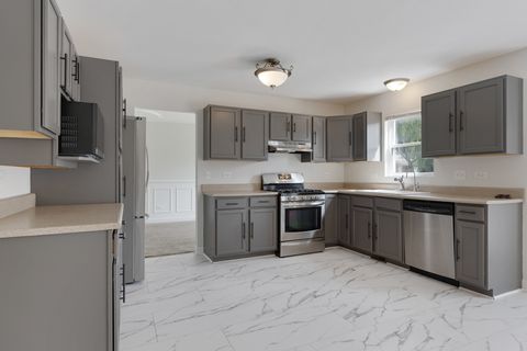 Tiny photo for 399 Fulton Street, South Elgin, IL 60177 (MLS # 12584293)