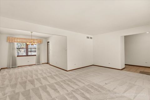 Tiny photo for 8209 Middlebury Avenue, Woodridge, IL 60517 (MLS # 12515339)