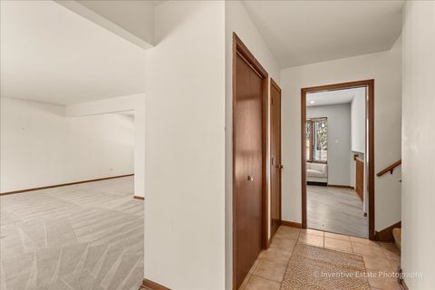 Tiny photo for 8209 Middlebury Avenue, Woodridge, IL 60517 (MLS # 12515339)