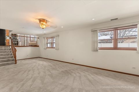 Tiny photo for 8209 Middlebury Avenue, Woodridge, IL 60517 (MLS # 12515339)