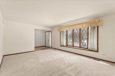 Tiny photo for 8209 Middlebury Avenue, Woodridge, IL 60517 (MLS # 12515339)