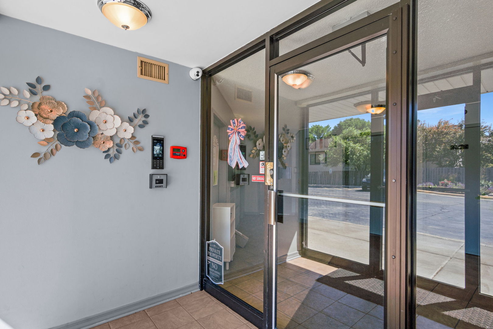 924 S Lake Court 105