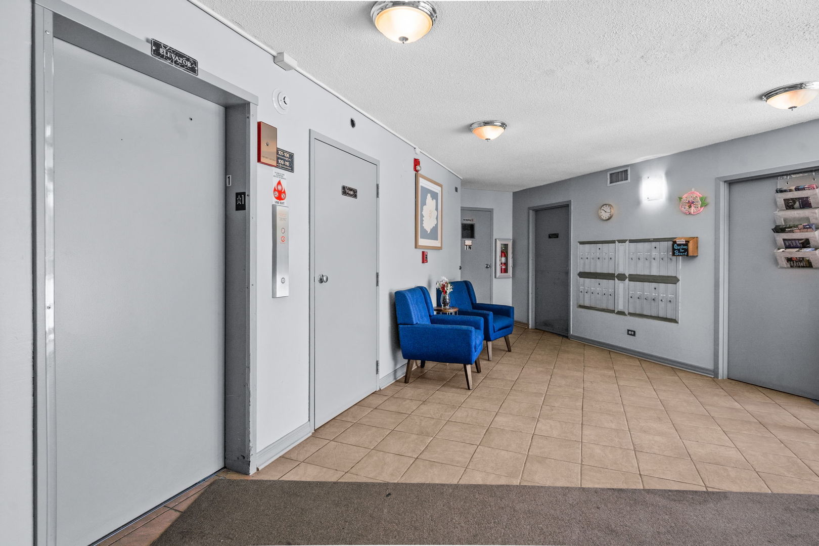 924 S Lake Court 105