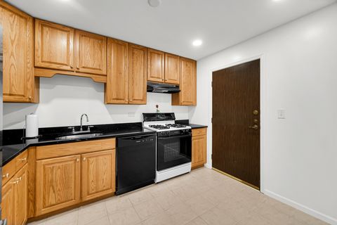 Tiny photo for 4731 Saint Joseph Creek Road #4E, Lisle, IL 60532 (MLS # 12592812)