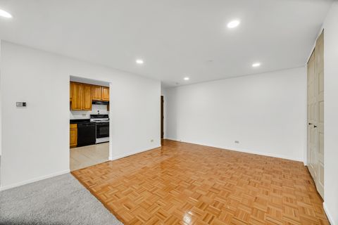 Tiny photo for 4731 Saint Joseph Creek Road #4E, Lisle, IL 60532 (MLS # 12592812)