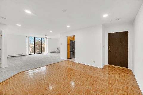 Tiny photo for 4731 Saint Joseph Creek Road #4E, Lisle, IL 60532 (MLS # 12592812)