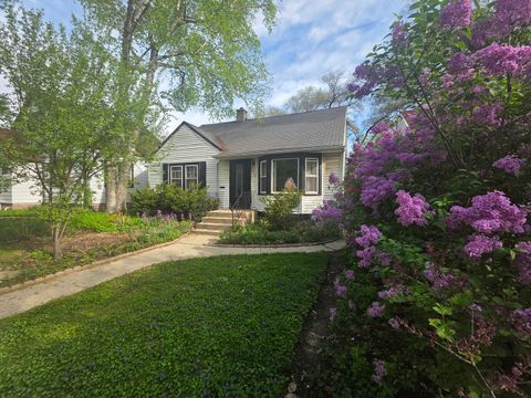 Photo of 1815 Cleveland Street, Evanston, IL 60202 (MLS # 12627336)