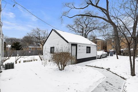 Tiny photo for 1815 Cleveland Street, Evanston, IL 60202 (MLS # 12627336)