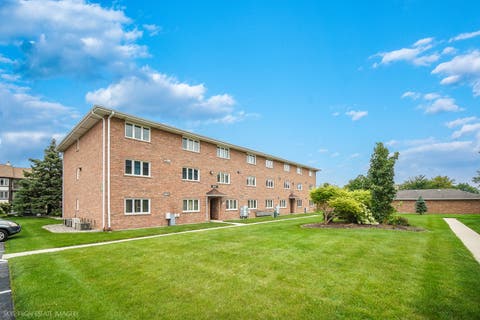 Tiny photo for 4933 E Circle Drive #107, Crestwood, IL 60418 (MLS # 12731896)