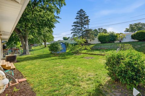 Tiny photo for 3489 SUNNY HILL Drive, Bettendorf, IA 52722 (MLS # 12667996)