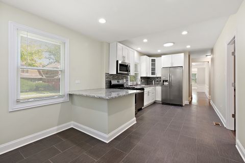 Tiny photo for 9400 S Charles Street, Chicago, IL 60643 (MLS # 12548541)