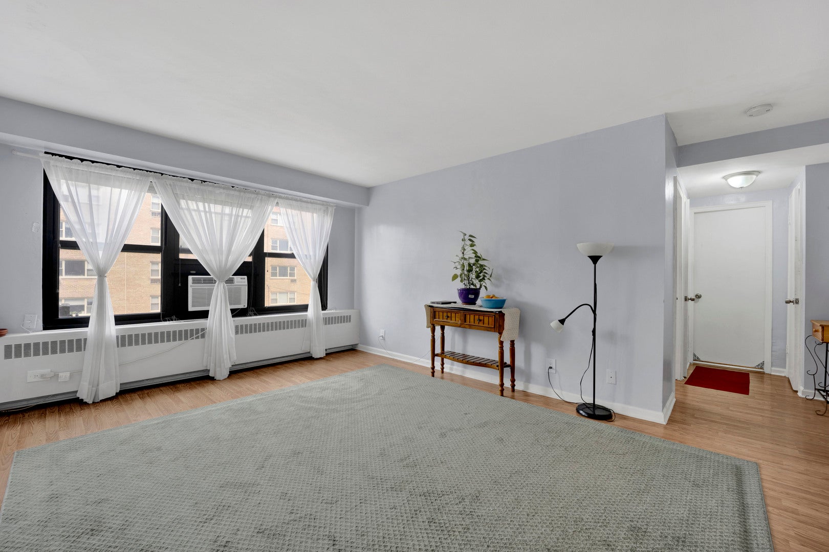 6118 N Sheridan Road 310