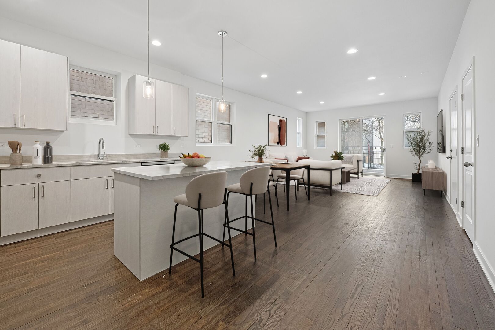 1952 W Ohio Street 1E