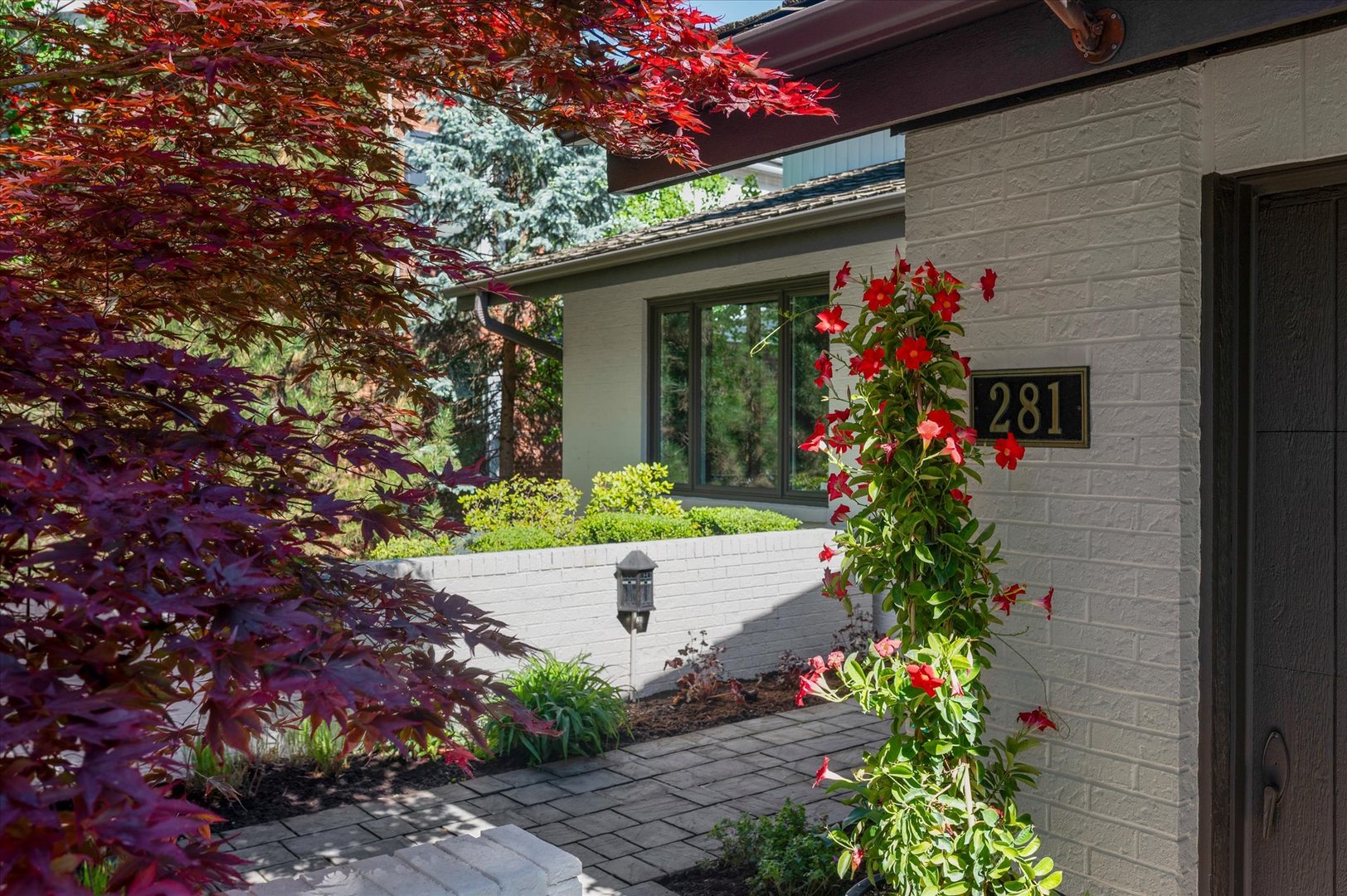281 W Elm Park Avenue