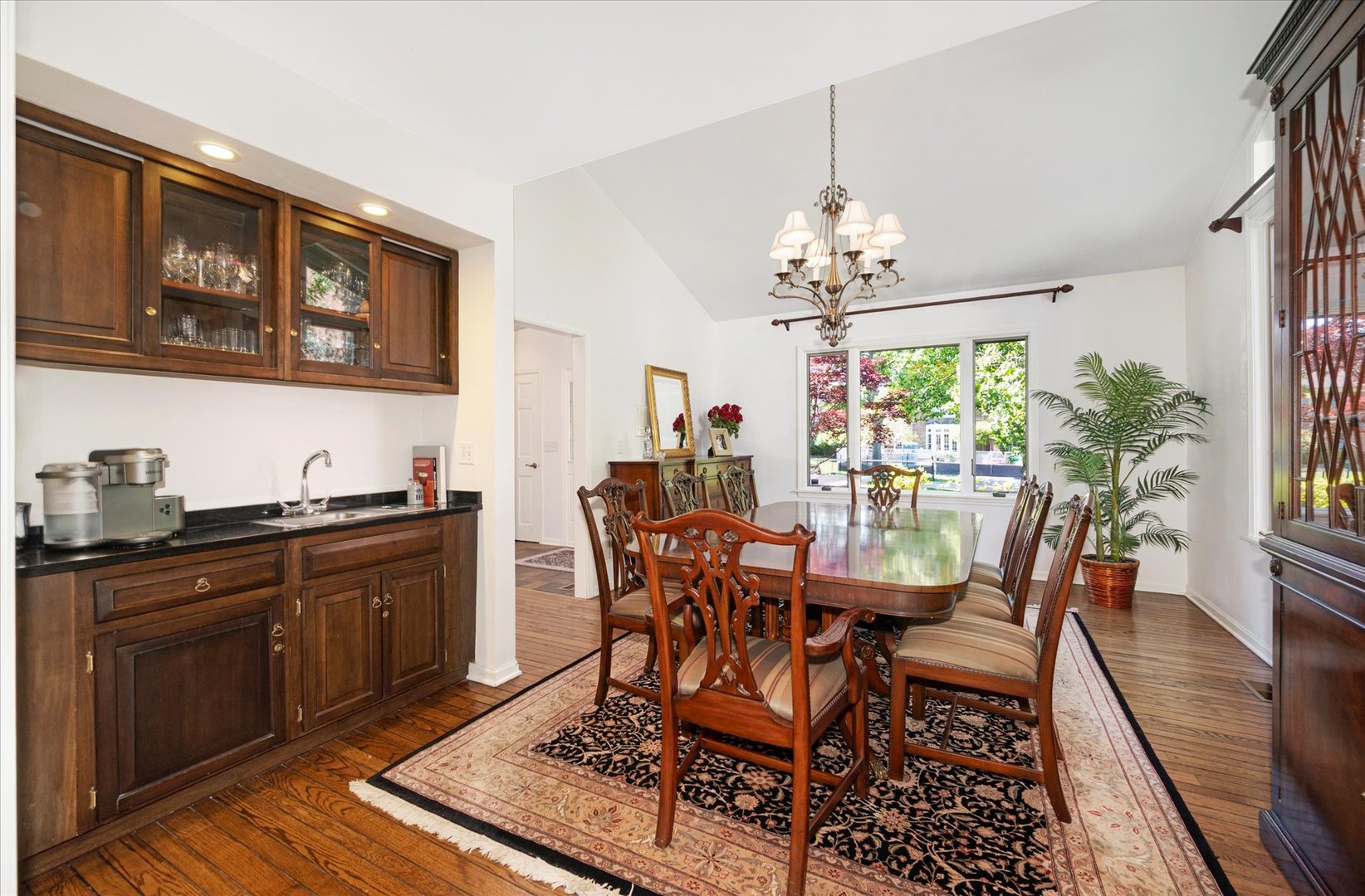 281 W Elm Park Avenue