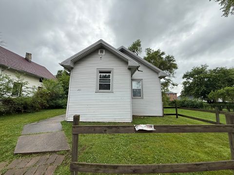 Photo of 201 N Cottage Avenue, Kankakee, IL 60901 (MLS # 12397965)