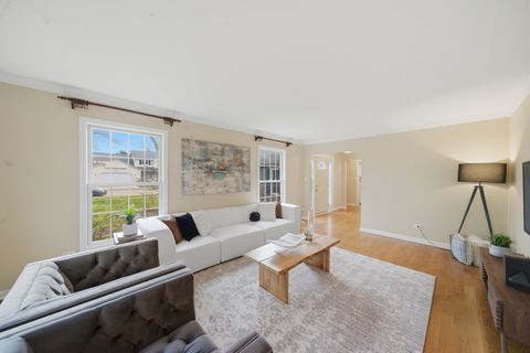 Tiny photo for 402 Locust Place, Deerfield, IL 60015 (MLS # 12604077)