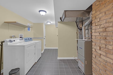 Tiny photo for 420 Berkshire Lane, Des Plaines, IL 60016 (MLS # 12756866)