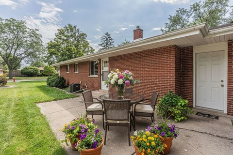 Tiny photo for 420 Berkshire Lane, Des Plaines, IL 60016 (MLS # 12756866)