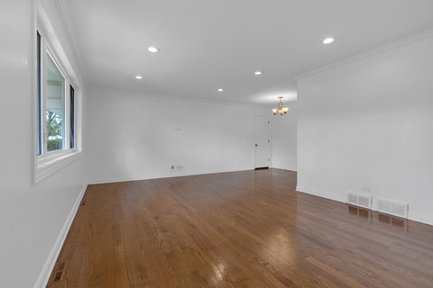 Tiny photo for 420 Berkshire Lane, Des Plaines, IL 60016 (MLS # 12756866)
