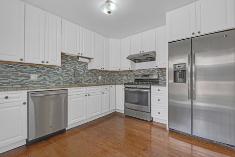 Tiny photo for 420 Berkshire Lane, Des Plaines, IL 60016 (MLS # 12756866)