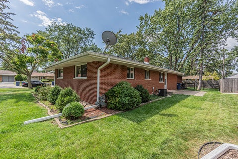Tiny photo for 420 Berkshire Lane, Des Plaines, IL 60016 (MLS # 12756866)