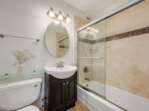 Tiny photo for 1455 N Sandburg Terrace #2009, Chicago, IL 60610 (MLS # 12579101)