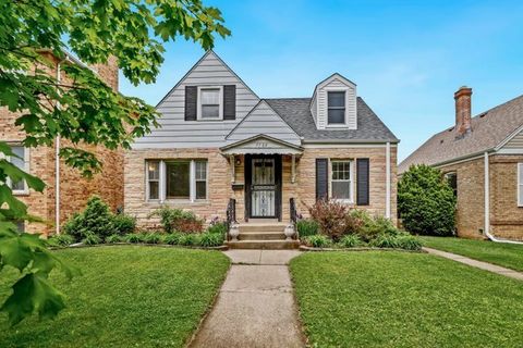 7738 W Rascher Avenue Chicago IL 60656