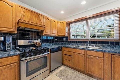 Tiny photo for 424 Assembly Drive, Bolingbrook, IL 60440 (MLS # 12623853)