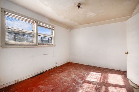 Tiny photo for 9158 S Clyde Avenue, Chicago, IL 60617 (MLS # 12588561)