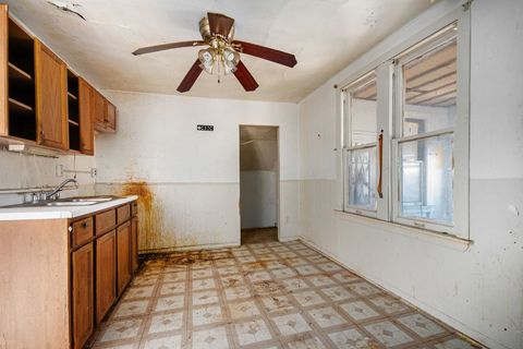 Tiny photo for 9158 S Clyde Avenue, Chicago, IL 60617 (MLS # 12588561)