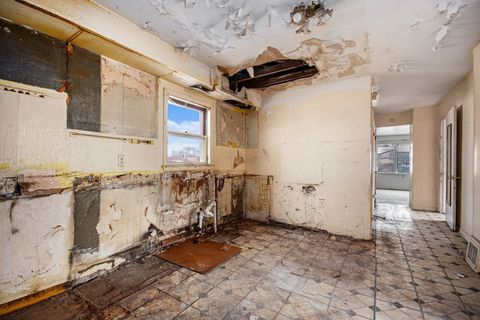 Tiny photo for 9158 S Clyde Avenue, Chicago, IL 60617 (MLS # 12588561)