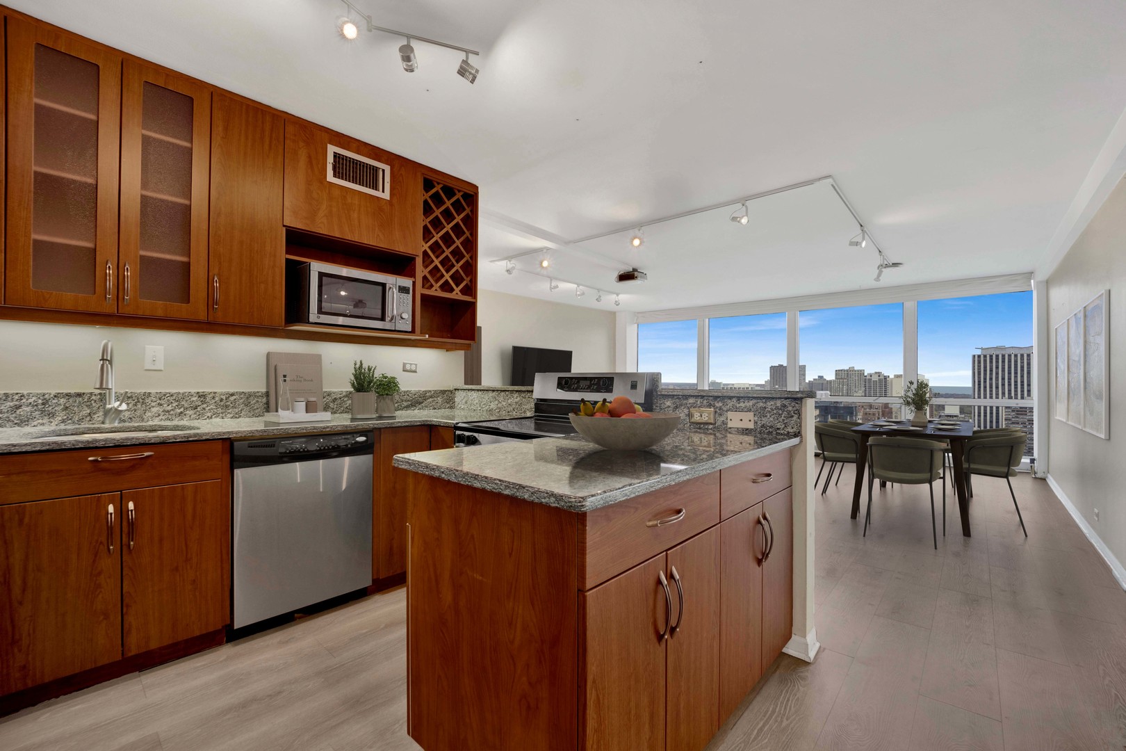 340 W Diversey Parkway 2718