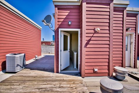 Tiny photo for 353 E Eastgate Place, Chicago, IL 60616 (MLS # 12412757)