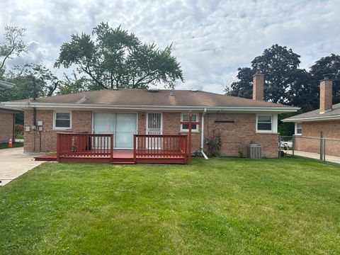 Tiny photo for 16639 Dobson Avenue, South Holland, IL 60473 (MLS # 12467075)